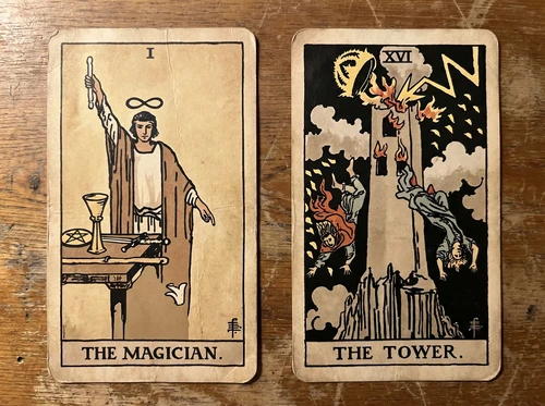 Die Kombination der Tarotkarten „Der Magier“ und „Der Turm“