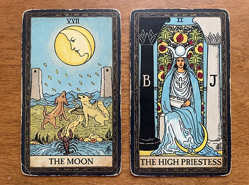 TarotCards.io | Die Bedeutung der Tarotkarte „Der Mond“ – Die Karte deines Unterbewusstseins