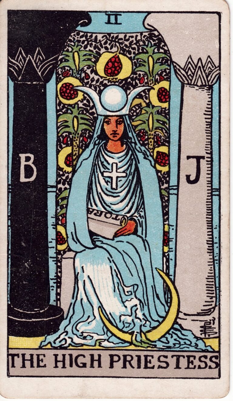 The High Priestess tarot card